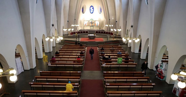 Masovno se zatvaraju katoličke crkve u Njemačkoj, rekordan broj vjernika ih napušta