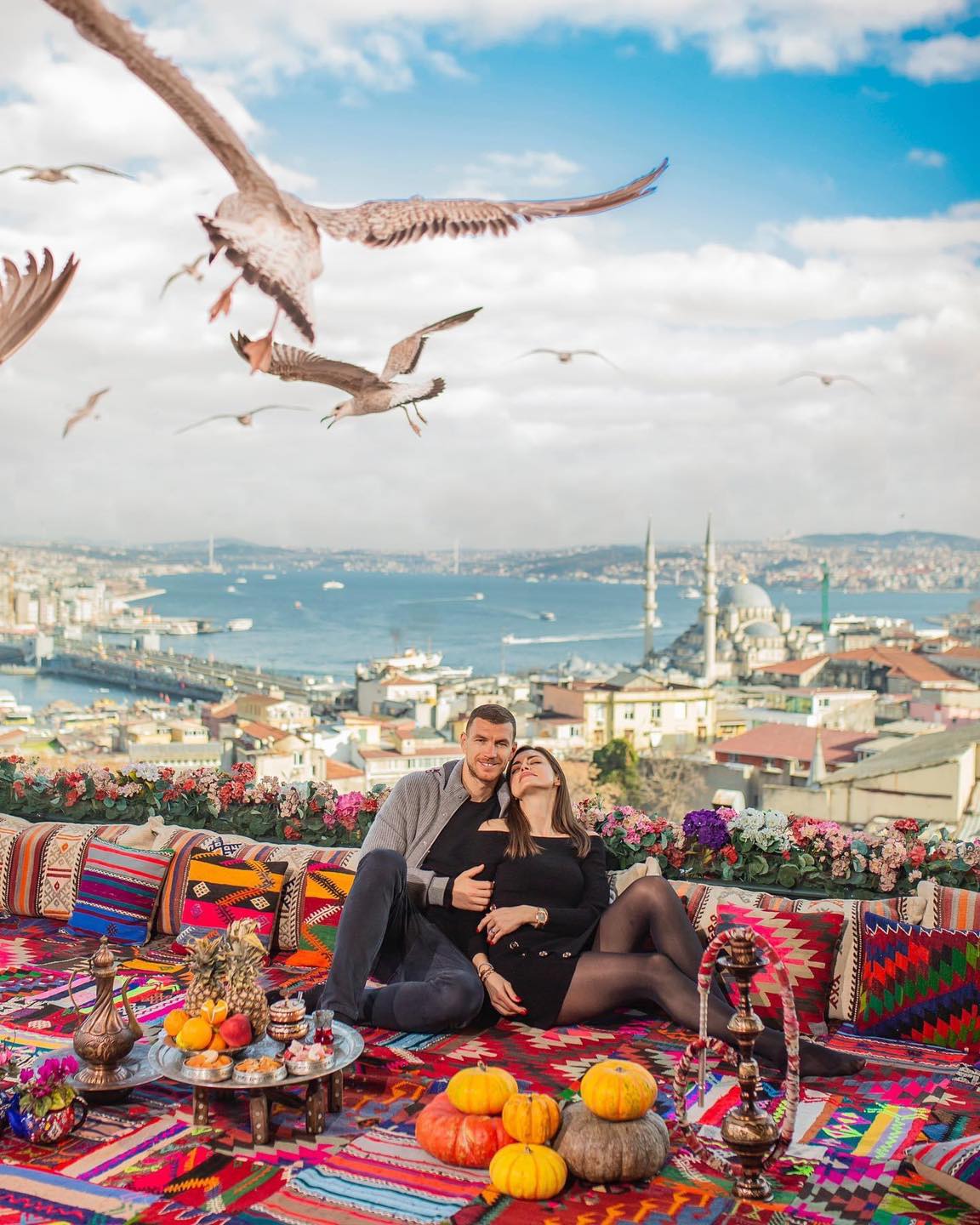 Edin i Amra oduševili pratioce razglednicom iz Istanbula