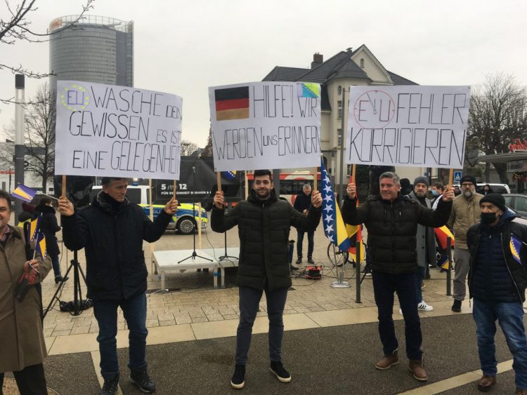 Bosanci protestovali u Bonnu: U BiH se ne smiju ponoviti devedesete