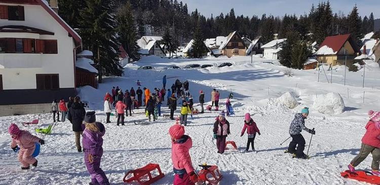 Ski centar Ponijeri kod Kaknja sutra otvara svoje staze za skijanje i sankanje