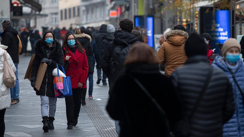 Slovenija razmatra mjere ograničenja zbog koronavirusa pred praznike