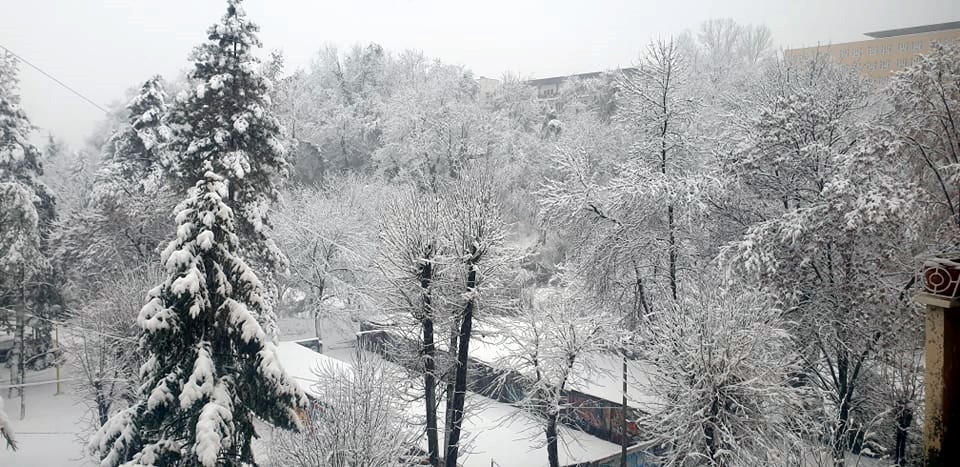 U BiH danas uglavnom oblačno sa slabom kišom i snijegom