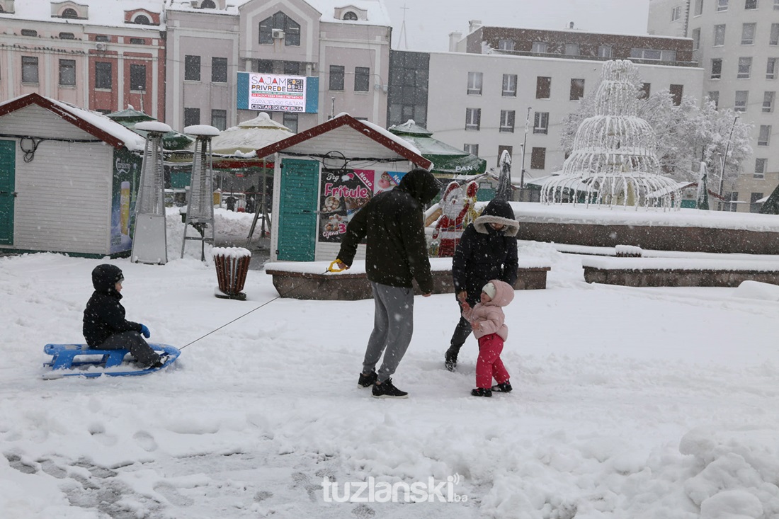 Poslijepodne djelimično razvedravanje, sutra novo naoblačenje