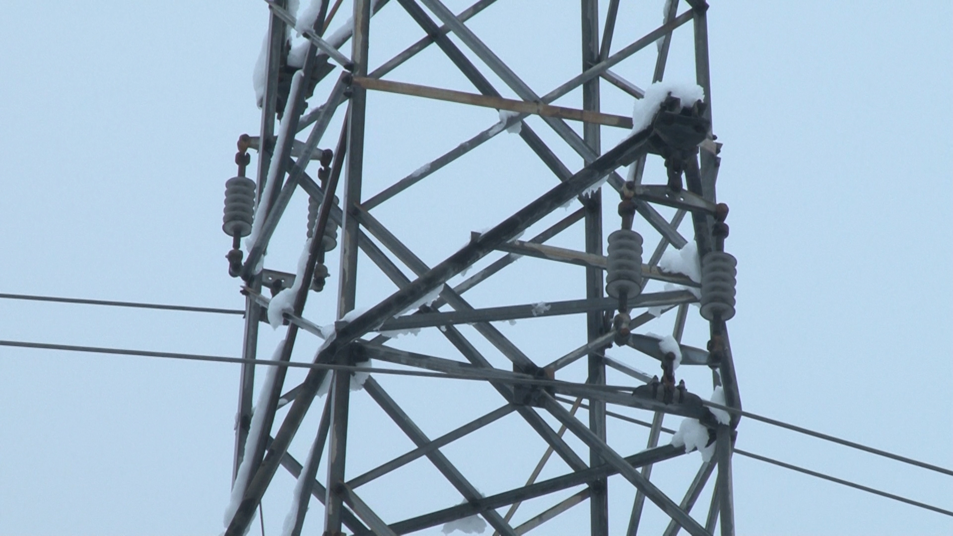 Tuzla: Snježne padavine uzrokovale nestanak električne energije na nekoliko lokacija