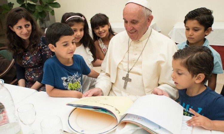 Papa Franjo: Ljudi koji umjesto djece imaju kućne ljubimce su sebični