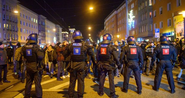 COVID-19: Nasilje na protestima zbog ograničenja u Njemačkoj