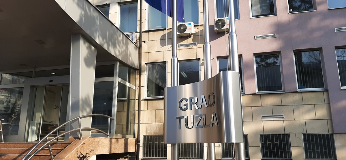 Grad Tuzla: Javni poziv za učenike, studente i sportiste s natprosječnim uspjehom