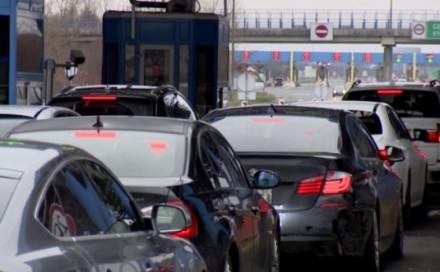 Gužve na pet graničnih prijelaza u BiH, očekuje se pojačana frekvencija na putevima ka Jadranu