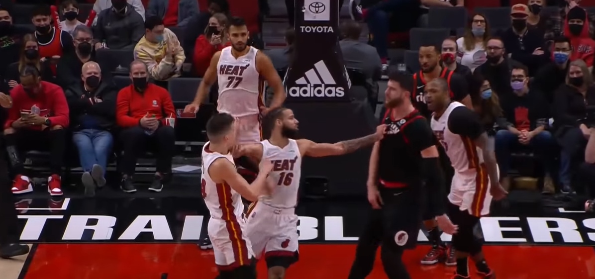 Jusuf Nurkić novčano kažnjen zbog šamaranja Herroa