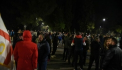 Protest ispred zgrade Vlade CG, okupljeni tražili smjenu Abazovića