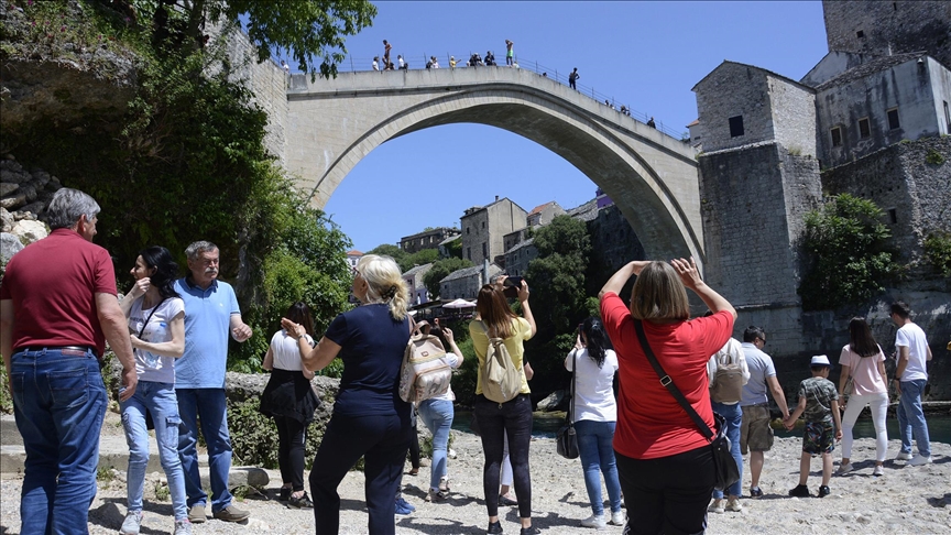 BiH za jedanaest mjeseci prošle godine posjetilo 90 posto više turista nego u istom periodu 2020.