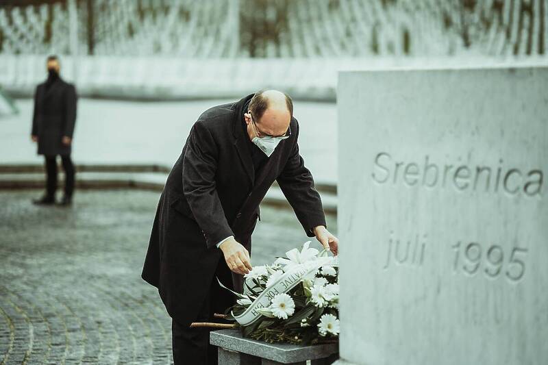 BiH: Visoki predstavnik Schmidt posjetio Memorijalni centar u Srebrenici