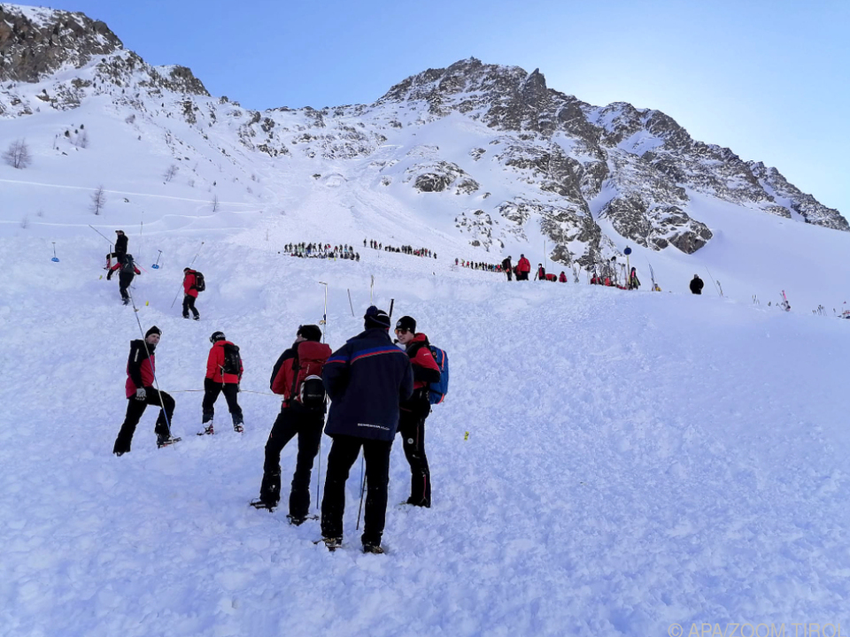 U lavini u austrijskim Alpima poginulo devet osoba