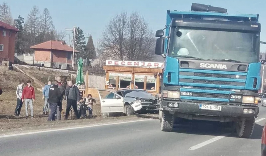 Pet osoba povrijeđeno u saobraćajnoj nesreći kod Srebrenika