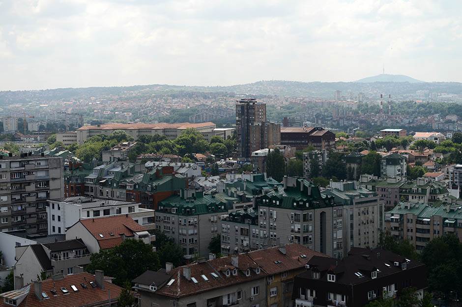 Dojave o bombama u preko 20 beogradskih škola, svi evakuisani