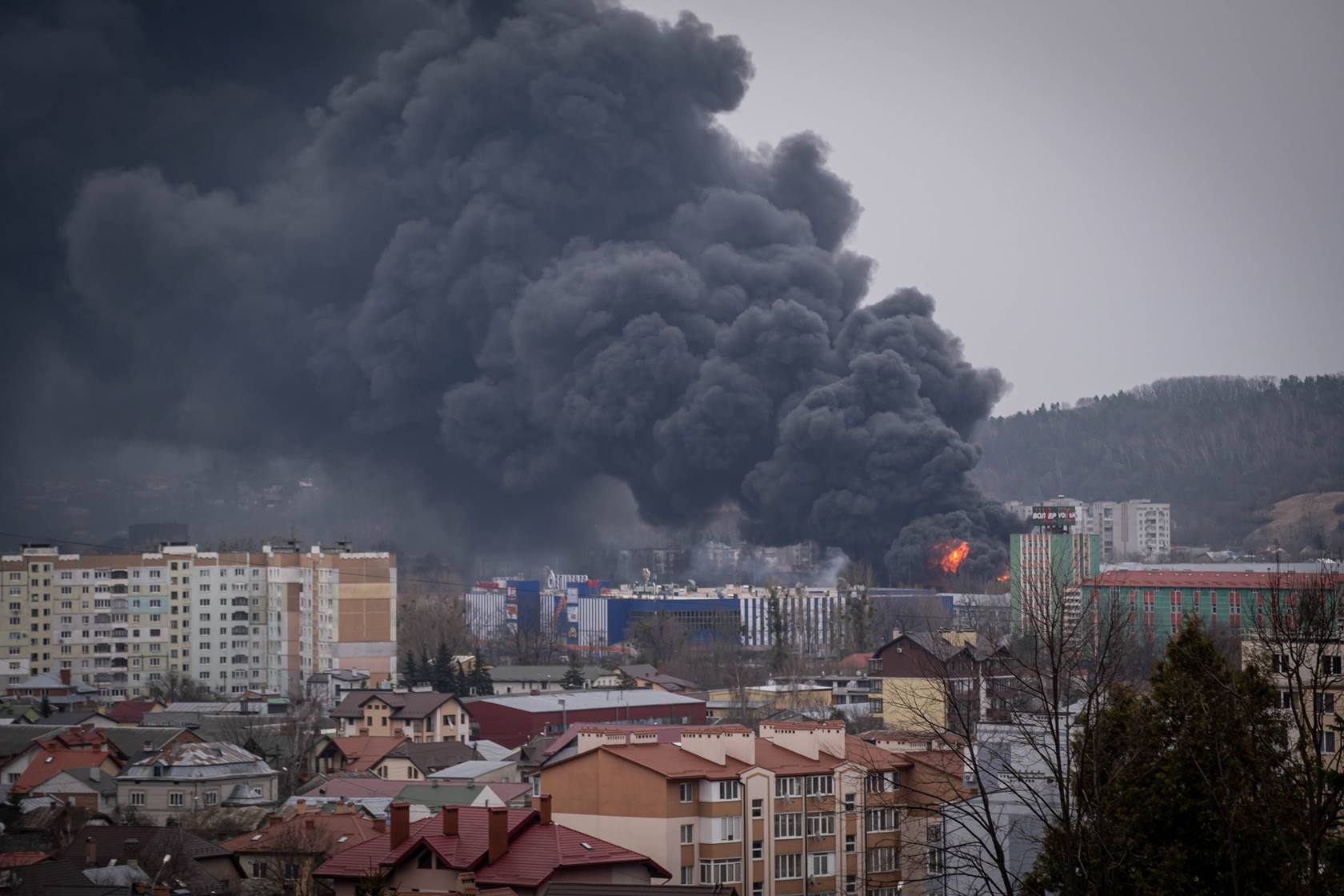 Snažne eksplozije od jutros odjekuju Lavovom na zapadu Ukrajine