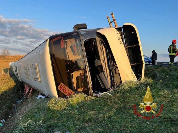 Teška nesreća u Italiji: Prevrnuo se autobus sa ukrajinskim izbjeglicama