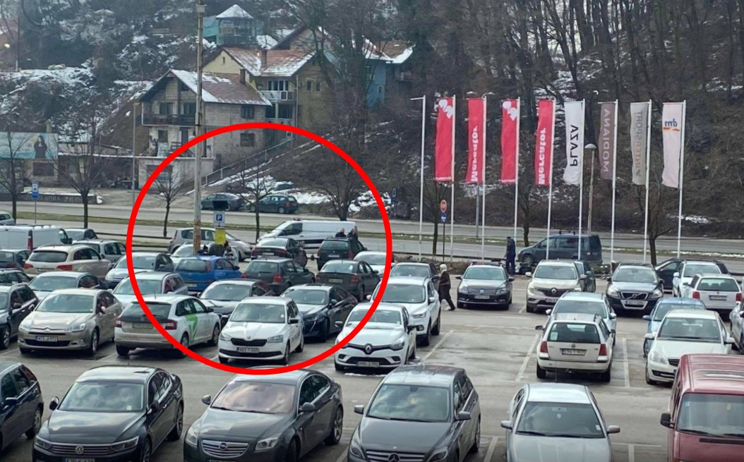 Pronađena bomba kašikara na parkingu u Tuzli