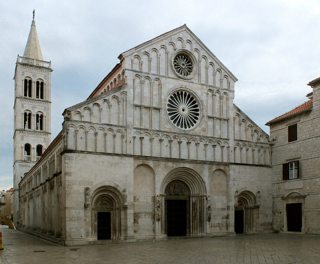 Hrvatska: Pijani župnik fizički i verbalno napao časnu sestru