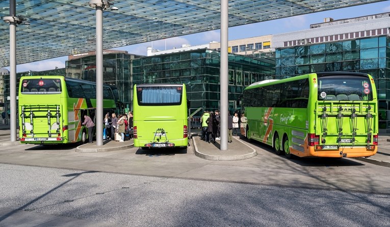 Pijani državljanin BiH sjeo u pogrešan autobus, umjesto u Holandiju otputovao u Dansku