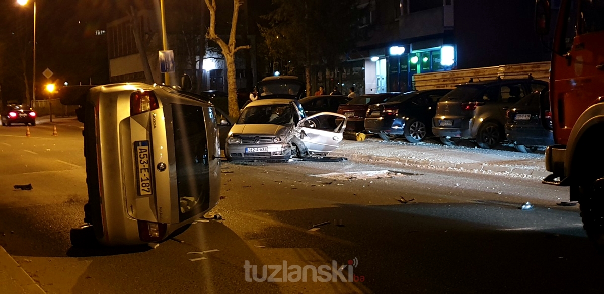 Tuzla: U saobraćajnoj nesreći jedna osoba zadobila teške tjelesne povrede, lakše povrijeđen 6-godišnjak