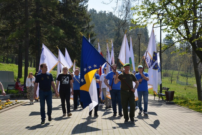 Lugavić i Perić uputili čestitku povodom 15. aprila, Dana Armije RBiH