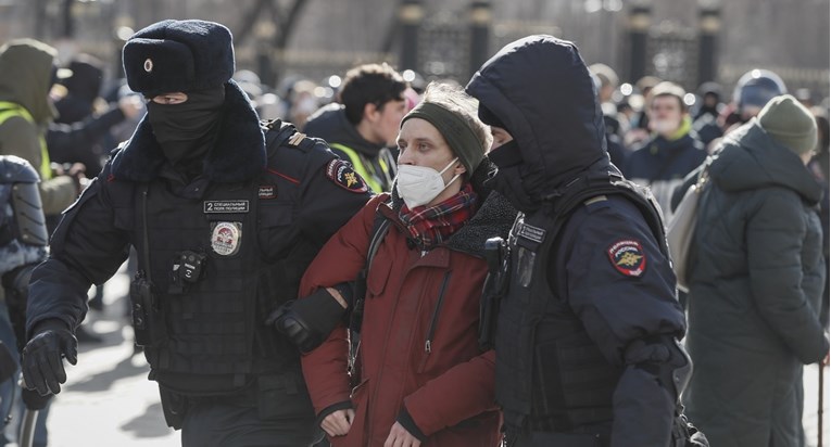 Širom Rusije mirni protesti protiv rata, uhapšeno više od 170 ljudi