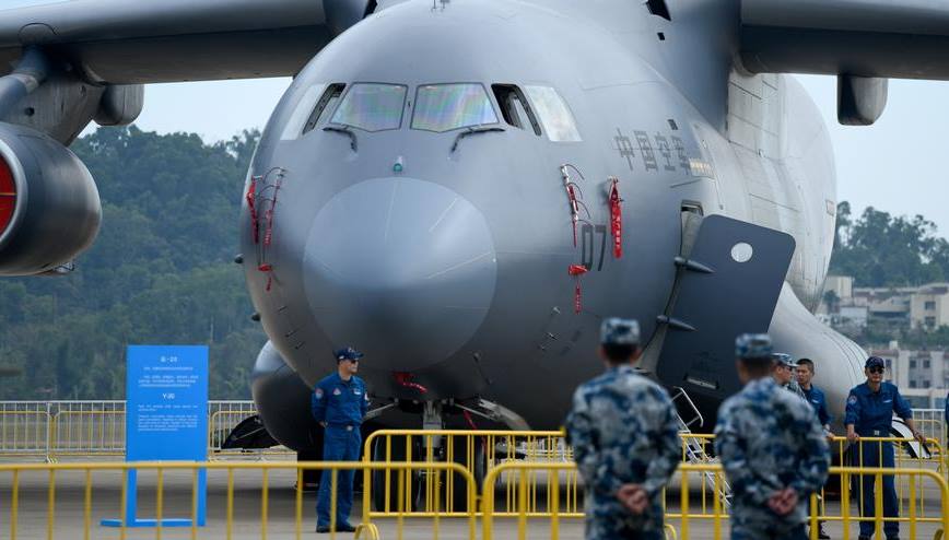 Njemački mediji: Zašto Kinezi šalju avione Vučiću?