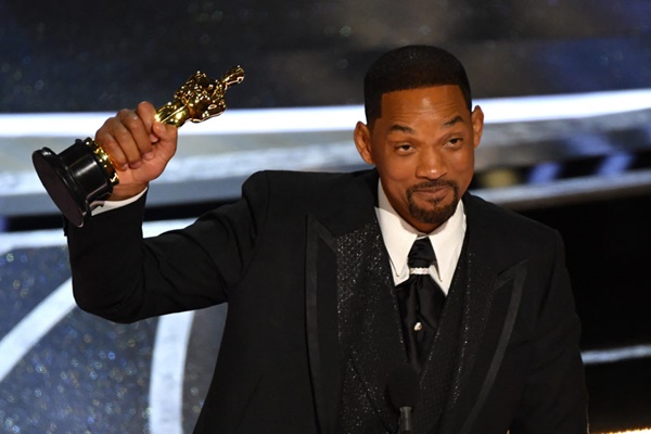 Will Smith napustio filmsku Akademiju: "Iznevjerio sam povjerenje Akademije i prihvatit ću sve buduće posljedice"