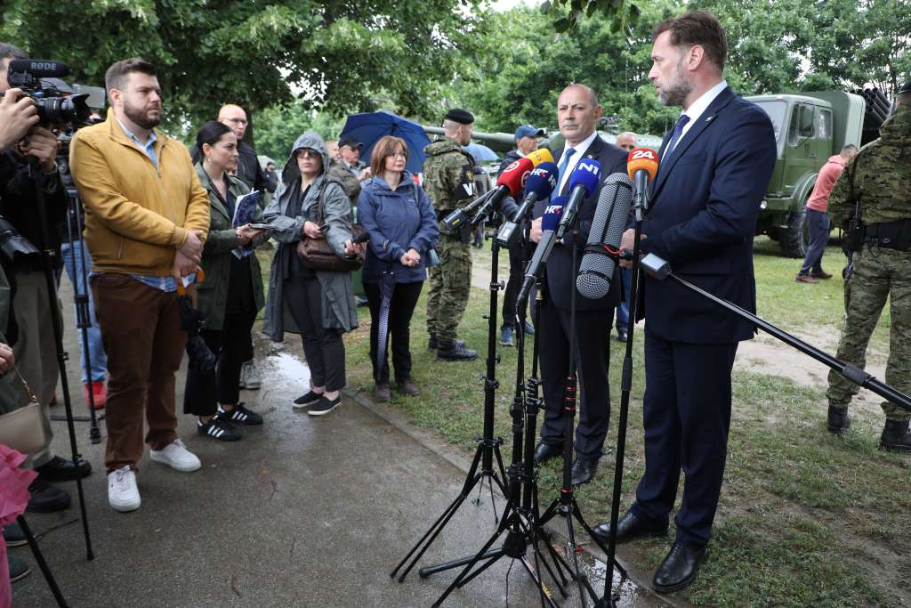 Medved: Podizanje optužnice protiv četvorice hrvatskih pilota je neprihvatljiva provokacija