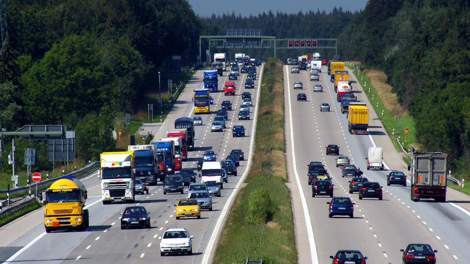 Produženi vikend u Njemačkoj izazvat će saobraćajni kolaps: Pogledajte gdje se očekuju najveće gužve