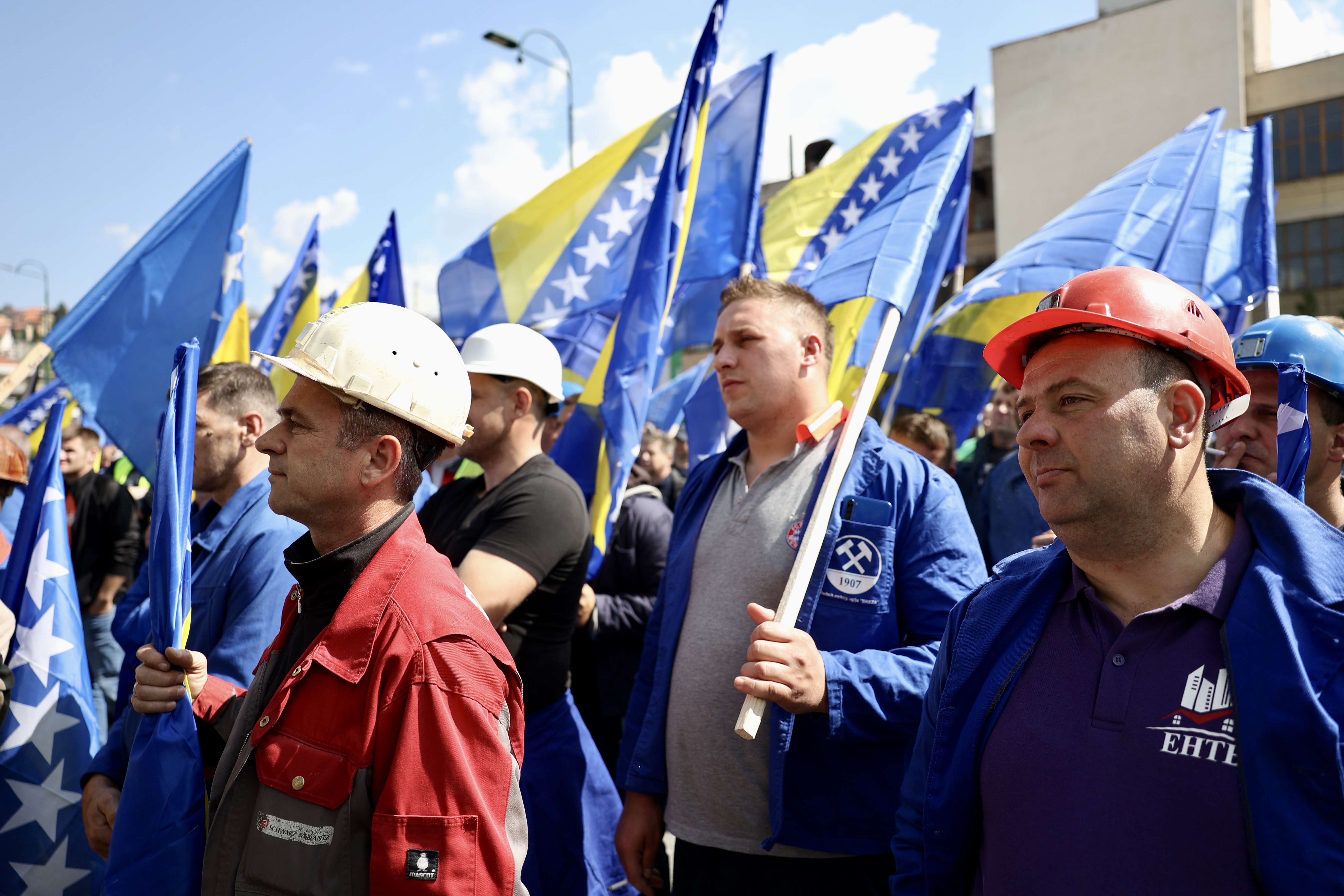 Rudari na protestu poručili: “Žalosno je da obilazite rudnike i iftarite, sram vas i stid bilo”