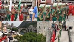 Mostar: Tradicionalni turski vojni orkestar “Mehter“ nastupio u blizini Starog mosta