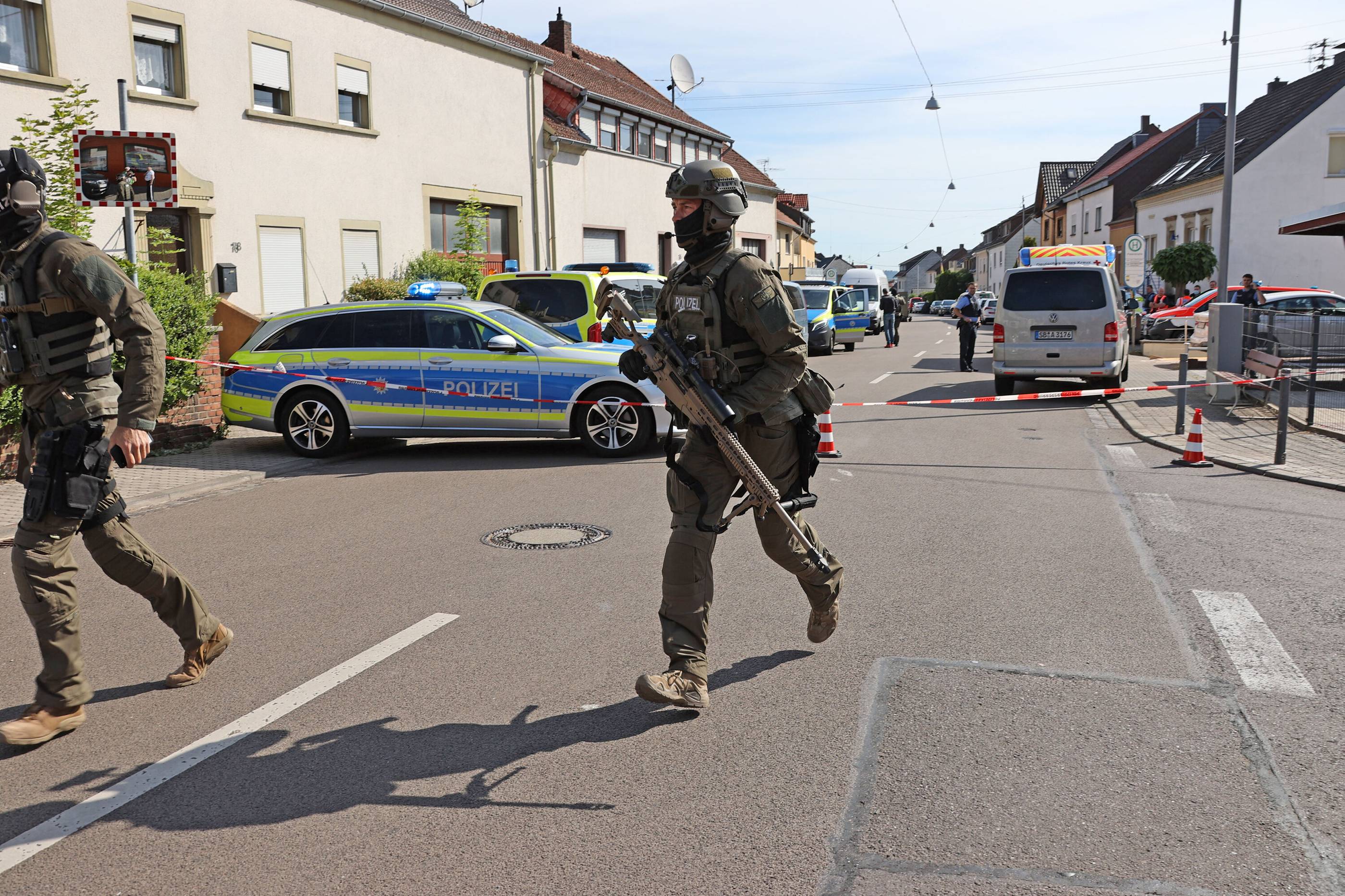 Njemačka: Muškarac pucao na policiju, povrijeđena dva policajca