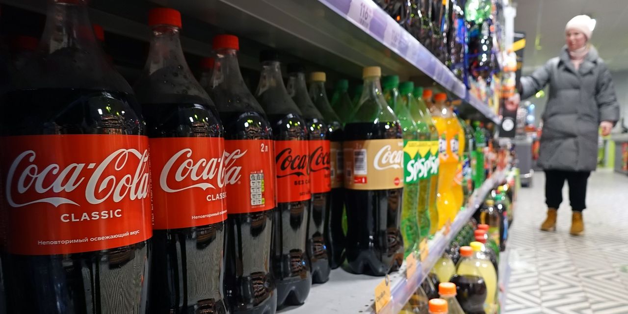 Coca-Cola zaustavlja proizvodnju i prodaju u Rusiji