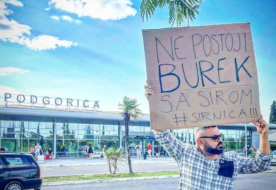 Bh. reditelj Haris Dubica obišao Crnu Goru sa natpisom "Ne postoji burek sa sirom"