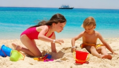 Mama smislila genijalan trik kako lako zabavljati djecu na plaži satima: "Nisam mislila da je opuštanje na plaži s djecom moguće"