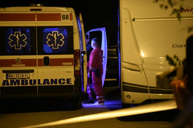 Tragedija u Srbiji: Dječak sa posebnim potrebama skočio kroz prozor i preminuo, uhapšene tri osobe