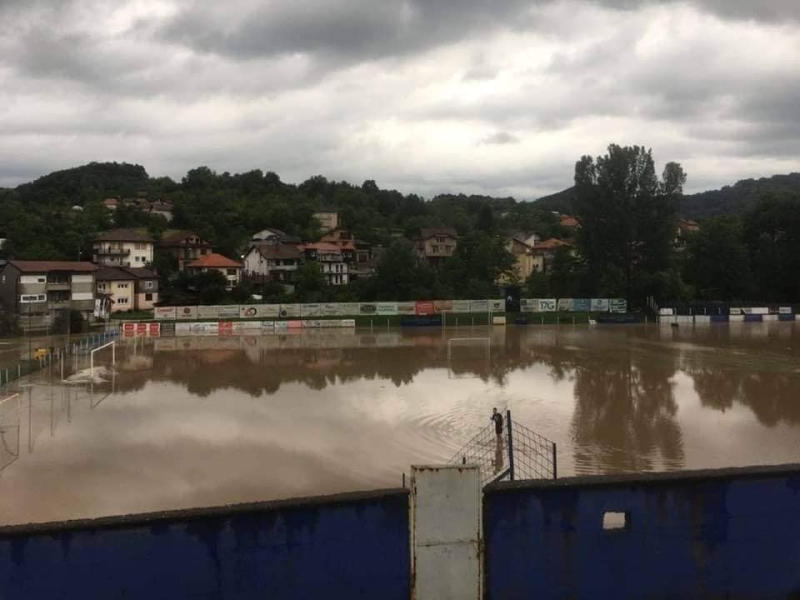 Haotično stanje u Tešnju: Poplavljen stadion NK TOŠK