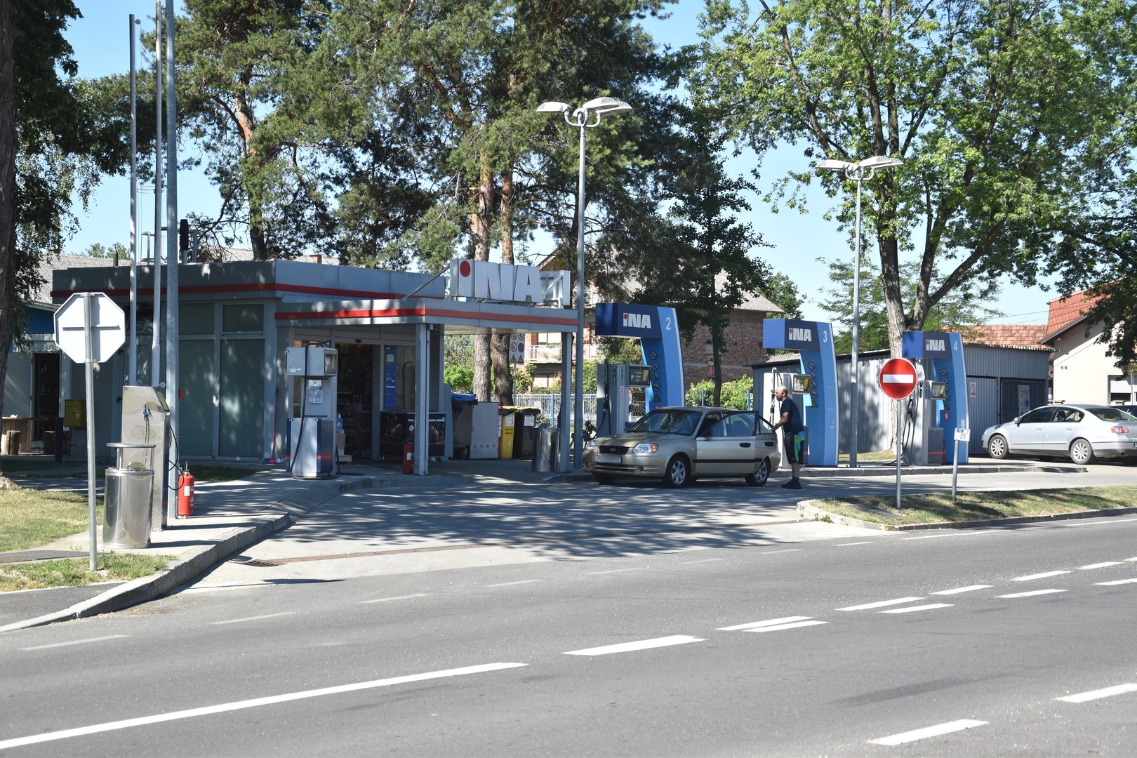 Na benzinskoj pumpi danima umjesto benzina automobilima točili dizel