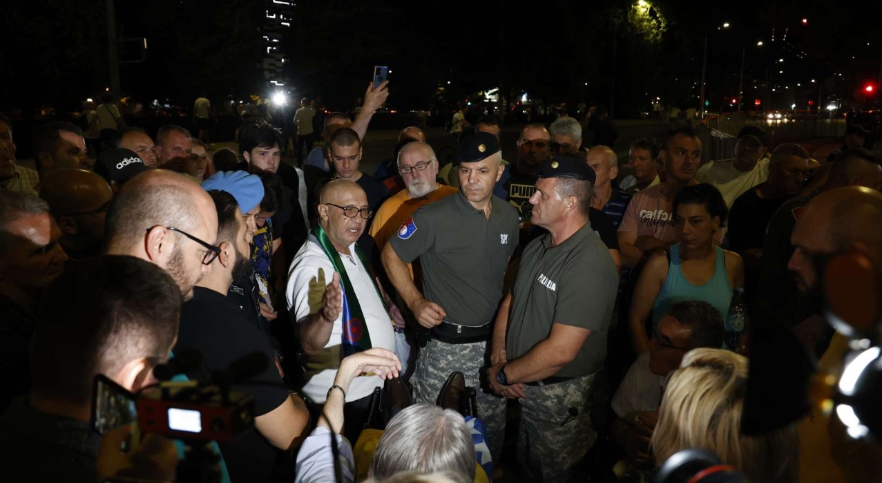 Sejdić sa protesta ispred OHR-a  poručio: Ne radite u Bosni što ne biste u Njemačkoj