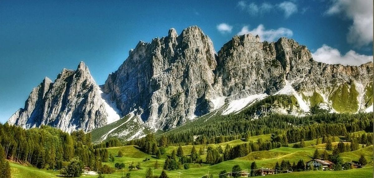 Najmanje četiri osobe u Italiji poginule nakon lomljenja velikog komada alpskog glečera