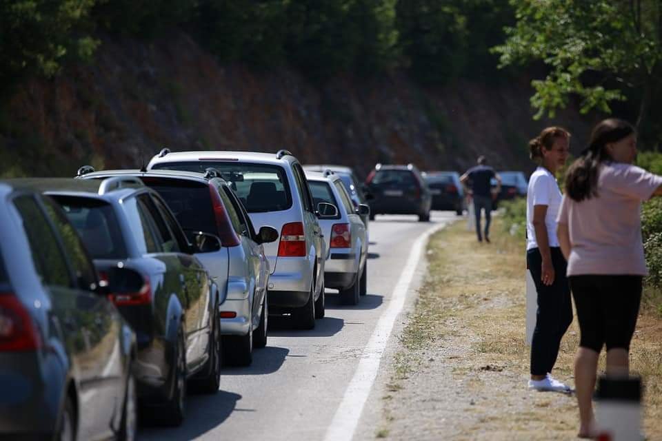 Pojačana frekvencija putničkih vozila i autobusa prema Potočarima