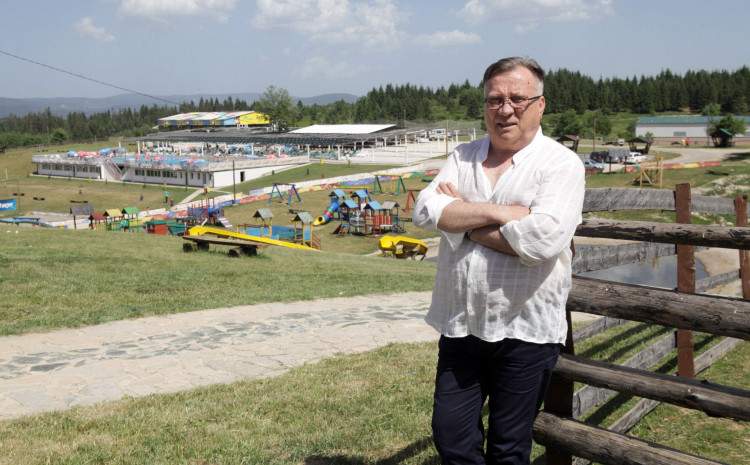 Halid Bešlić o iznenadnoj operaciji: 'Nisam mogao hodati, svratio sam doktoru da vidimo šta je i našao se na stolu'