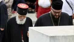 Mitropolit se poklonio žrtvama: Srpski narod nije genocidan, ali jesu vođe