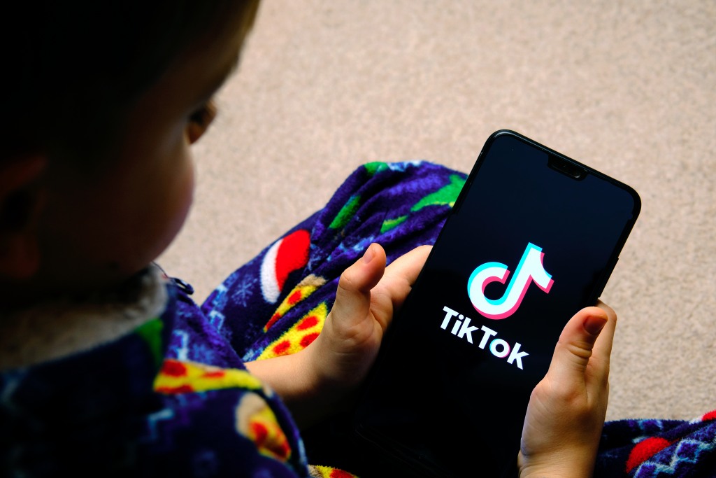 Zbog zloupotrebe podataka o djeci: TikTok kažnjen sa 16 miliona dolara u Velikoj Britaniji