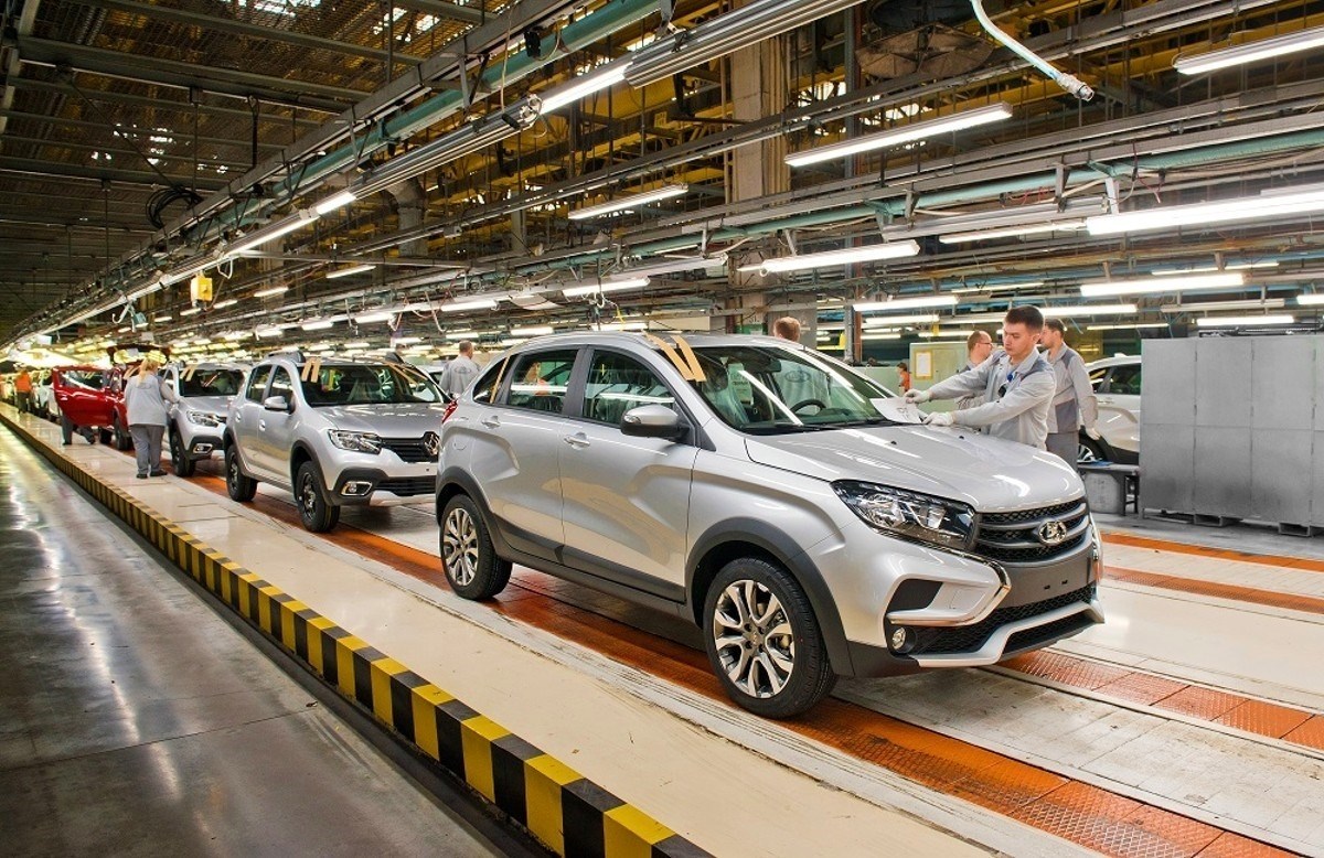 Avtovaz nudi radnicima po 3.000 dolara da daju otkaz