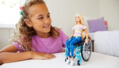 Stižu nove zvijezde Barbie lutkica: Imaju vitiligo, protetičku nogu, slušni aparatić...