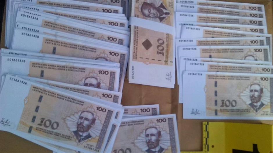 BiH: Prerušen u policajca lažnim novčanicama plaćao robu