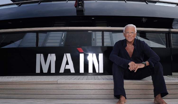 Giorgio Armani svojom jahtom spasio desetke ljudi od požara: ‘Vidjeli smo kako plamen jede brdo pred našim očima‘